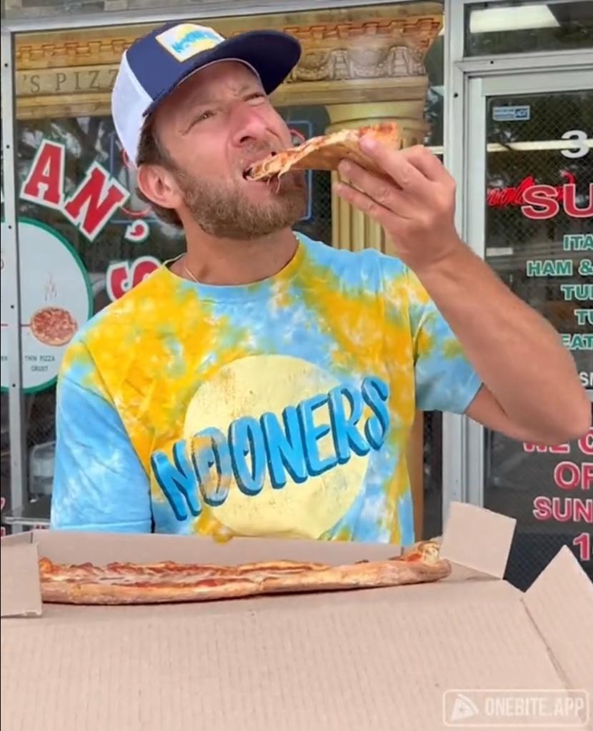 The Barstool Sports founder rated Roman’s Pizzeria in April 2022.
